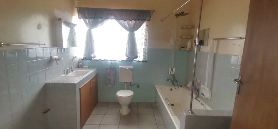 4 Bedroom Property for Sale in Roosheuwel North West